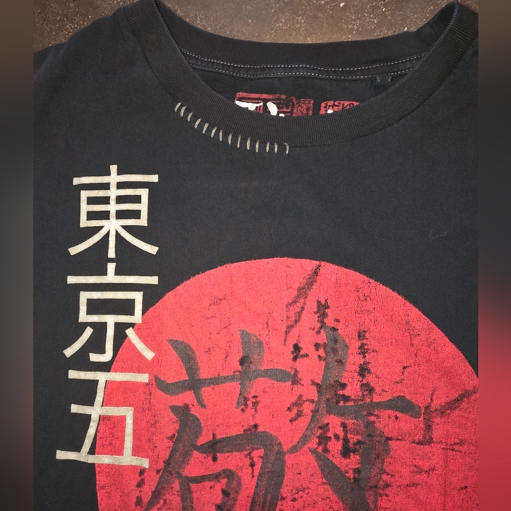 Stylish Black and Red Graphic Men's Tee